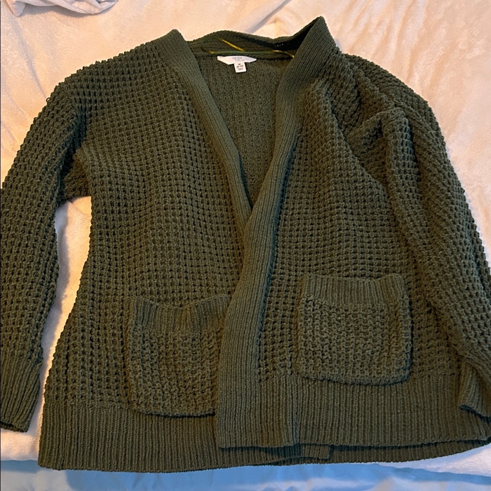 Time and Tru Forest Green Cardigan